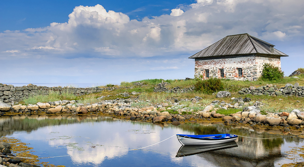Соловецкие острова это крупнейший архипелаг. Озеро мертвое соловецкие острова. архипелага михаила улица. остров кулья арханг. область фото. соловки секирная кремль фото.